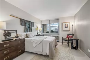555 W Cornelia Ave, Chicago, IL 60657 - Photo 10