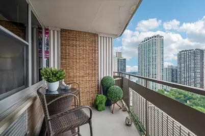 555 W Cornelia Avenue #2012, Chicago, IL 60657 - Photo 12
