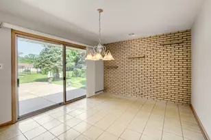2630 Somerset Dr, Westchester, IL 60154 - Photo 4