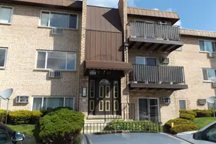 710 W Huntington Commons Rd, Mount Prospect, IL 60056 - Photo 2