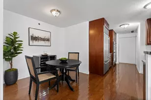 21 E Huron St, Chicago, IL 60611 - Photo 14