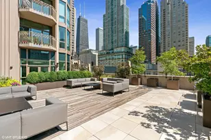 21 E Huron St, Chicago, IL 60611 - Photo 36
