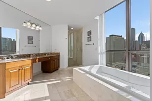 21 E Huron St, Chicago, IL 60611 - Photo 18