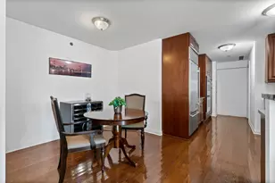 21 E Huron St, Chicago, IL 60611 - Photo 12