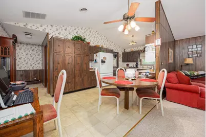 2405 S Washington Street, Salem, IL 62881 - Photo 10