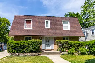 918 N Linden Ave, Waukegan, IL 60085 - Photo 2