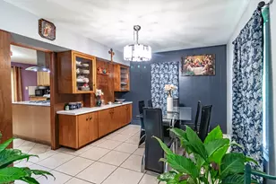 918 N Linden Ave, Waukegan, IL 60085 - Photo 8