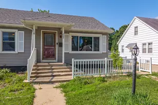 722 W Moulton St, Pontiac, IL 61764 - Photo 2