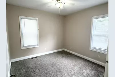 25 Westclox Avenue, Peru, IL 61354 - Photo 14