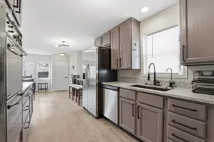 23016 W Lakeview Ave, Antioch, IL 60002 - Photo 14