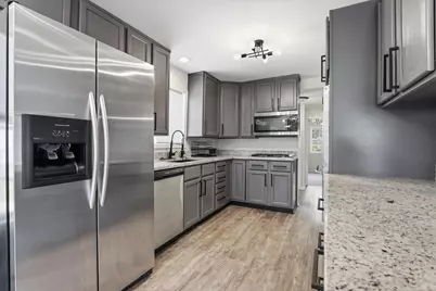 23016 W Lakeview Avenue, Antioch, IL 60002 - Photo 12