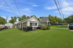23016 W Lakeview Ave, Antioch, IL 60002 - Photo 2