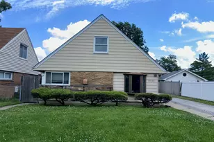 17111 Oakwood Ave, Lansing, IL 60438 - Photo 2