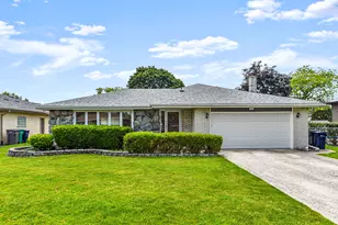 7561 Ponderosa Ct, Orland Park, IL 60462 - Photo 1