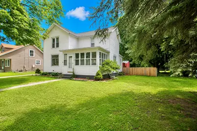 208 S Sycamore Street, Franklin Grove, IL 61031 - Photo 2