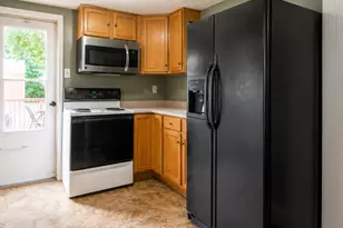 208 S Sycamore St, Franklin Grove, IL 61031 - Photo 10
