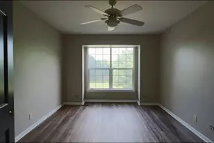 531 Primrose Ln, Crystal Lake, IL 60014 - Photo 8