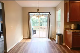 531 Primrose Ln, Crystal Lake, IL 60014 - Photo 6