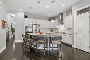 6092 N Sauganash Ave, Chicago, IL 60646 - Photo 2