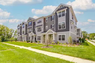 541 Yosemite Wy, Mundelein, IL 60060 - Photo 2