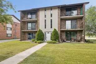 9949 Shady Ln, Orland Park, IL 60462 - Photo 1