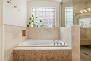 901 W Fletcher St, Chicago, IL 60657 - Photo 16