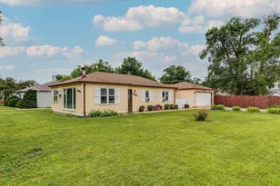 402 S Addison St, Bensenville, IL 60106 - Photo 2