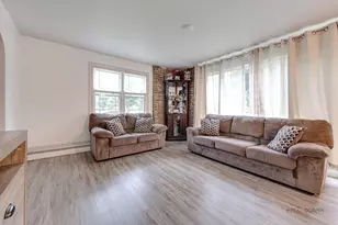 402 S Addison St, Bensenville, IL 60106 - Photo 8