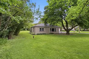 1013 Highmoor Rd, Lombard, IL 60148 - Photo 4