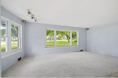 1013 Highmoor Road, Lombard, IL 60148 - Photo 8