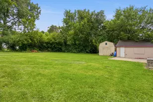 1013 Highmoor Rd, Lombard, IL 60148 - Photo 24