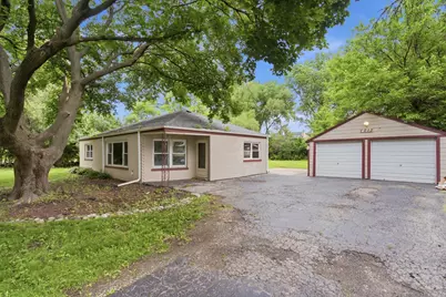 1013 Highmoor Road, Lombard, IL 60148 - Photo 2
