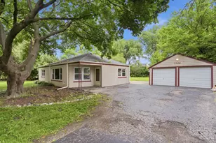 1013 Highmoor Rd, Lombard, IL 60148 - Photo 2