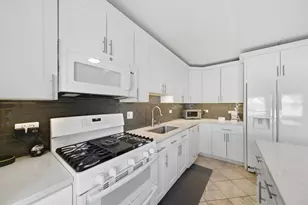 5211 N Potawatomie Ave, Chicago, IL 60656 - Photo 10