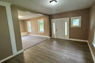 396 S Rosewood Ave, Kankakee, IL 60901 - Photo 2