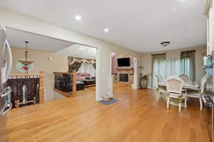 21 Sequoia Rd, Hawthorn Woods, IL 60047 - Photo 4