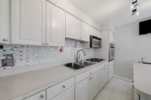 9937 Mulberry Ave, Oak Lawn, IL 60453 - Photo 8