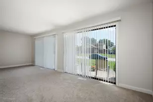 19215 Elm Dr, Country Club Hills, IL 60478 - Photo 8