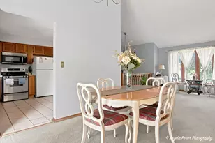 2494 Forest View Rd, Lindenhurst, IL 60046 - Photo 8