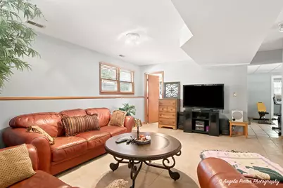2494 Forest View Road, Lindenhurst, IL 60046 - Photo 24