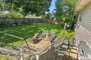 2494 Forest View Rd, Lindenhurst, IL 60046 - Photo 26