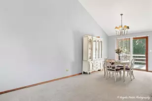 2494 Forest View Rd, Lindenhurst, IL 60046 - Photo 6