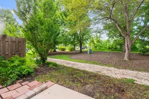 182 Stockton Dr, Grayslake, IL 60030 - Photo 16