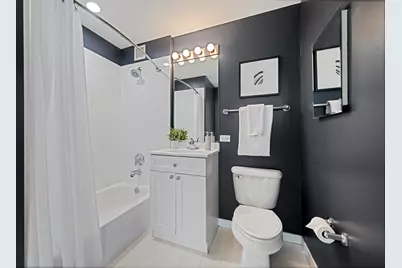 200 W Grand Avenue #804, Chicago, IL 60654 - Photo 16