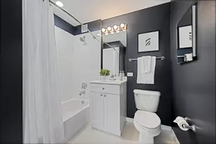 200 W Grand Ave, Chicago, IL 60654 - Photo 16