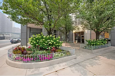 200 W Grand Avenue #804, Chicago, IL 60654 - Photo 2