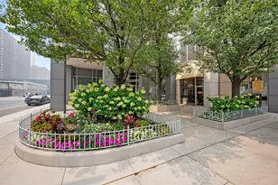 200 W Grand Ave, Chicago, IL 60654 - Photo 2
