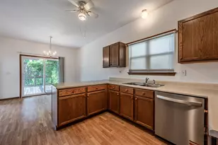 204 Magnolia Dr, North Aurora, IL 60542 - Photo 6