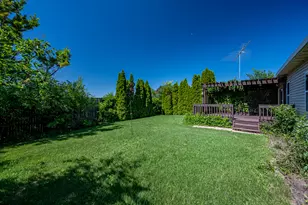 204 Magnolia Dr, North Aurora, IL 60542 - Photo 14