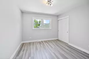 8920 Fairway Dr, Orland Park, IL 60462 - Photo 10